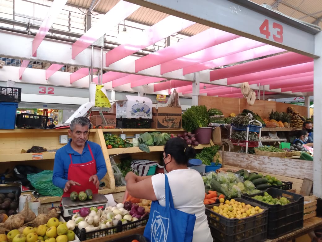 Mercado 2 de Abril-Frutas de temporada y verduras